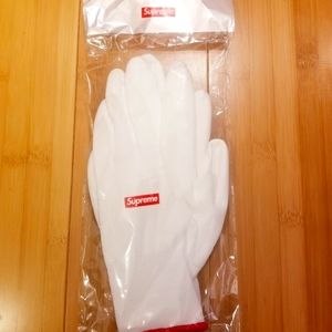 Supreme rubberized gloves